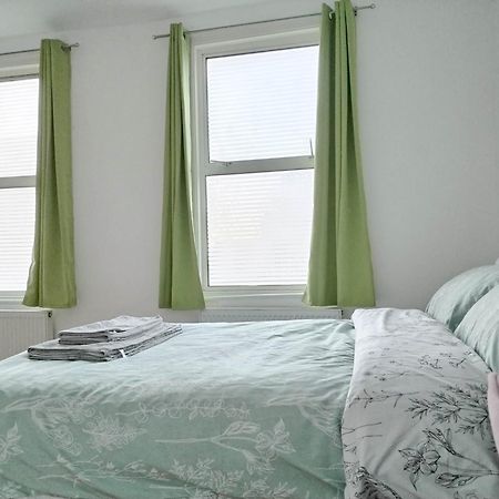 Cosy Rooms Near Canary Wharf & The O2 Лондон Экстерьер фото